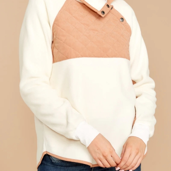 Abercrombie & Fitch Quilted Sherpa Pullover Sweatshirt - Picture 11 of 12